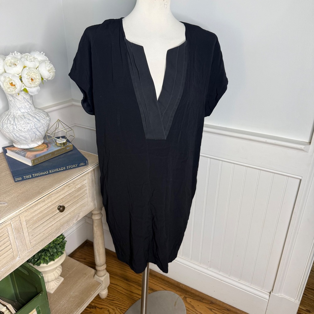 Vince Black Silk Trim Split Neck Shift Dress Short Sleeve Size M RN106730